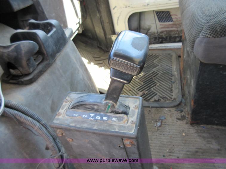 image for item D2434 1989 Ford LN8000 refuse truck