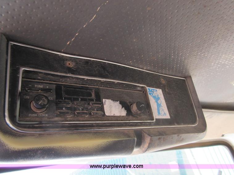 image for item D2434 1989 Ford LN8000 refuse truck