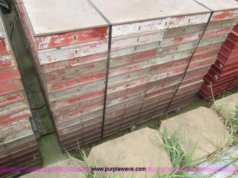 image for item H1162 (60) Symons 2' x 4' concrete wall forms