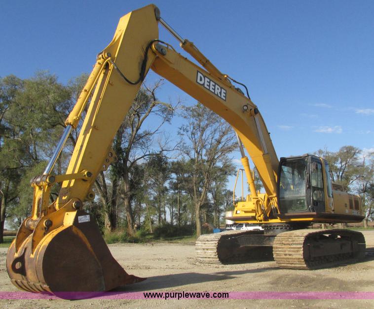 image for item H1180 2005 John Deere 330C LC excavator