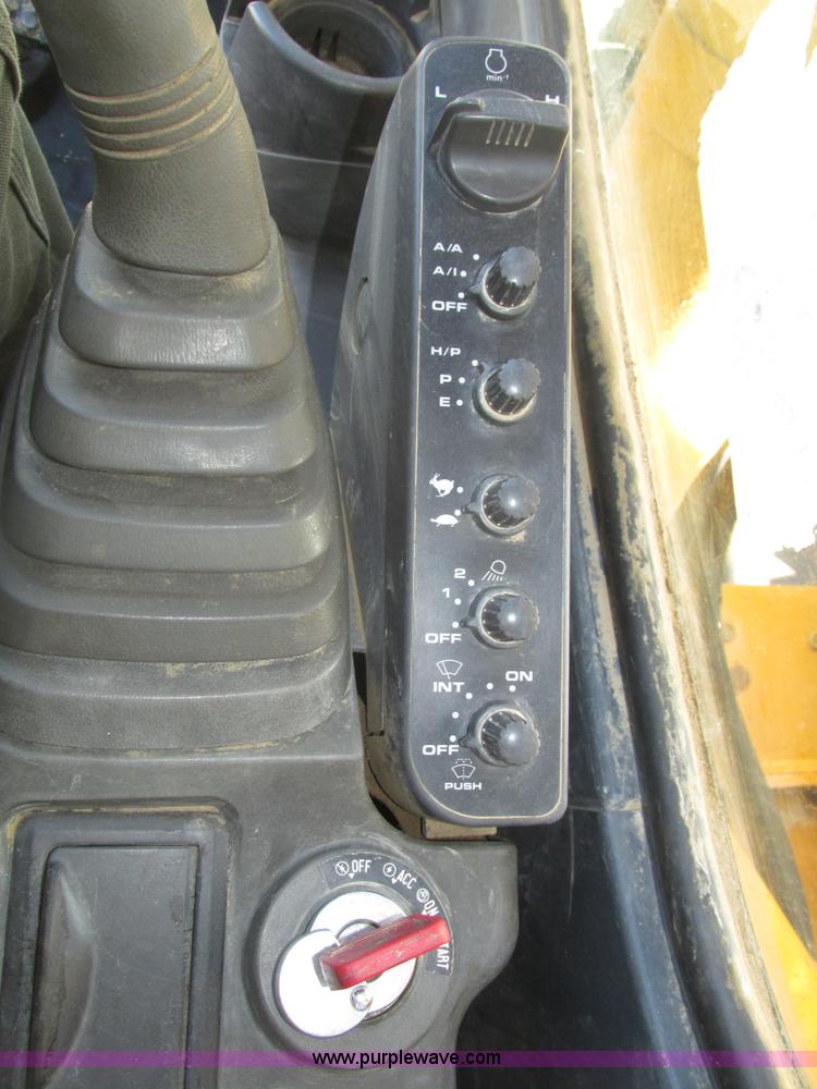 image for item H1180 2005 John Deere 330C LC excavator