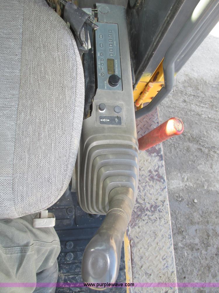 image for item H1180 2005 John Deere 330C LC excavator