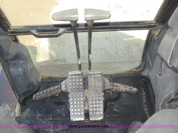 image for item H1180 2005 John Deere 330C LC excavator