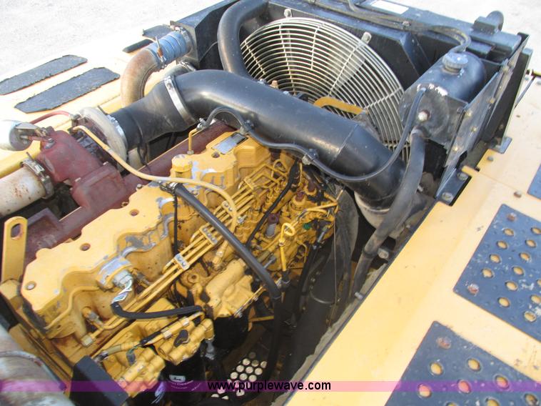 image for item H1180 2005 John Deere 330C LC excavator