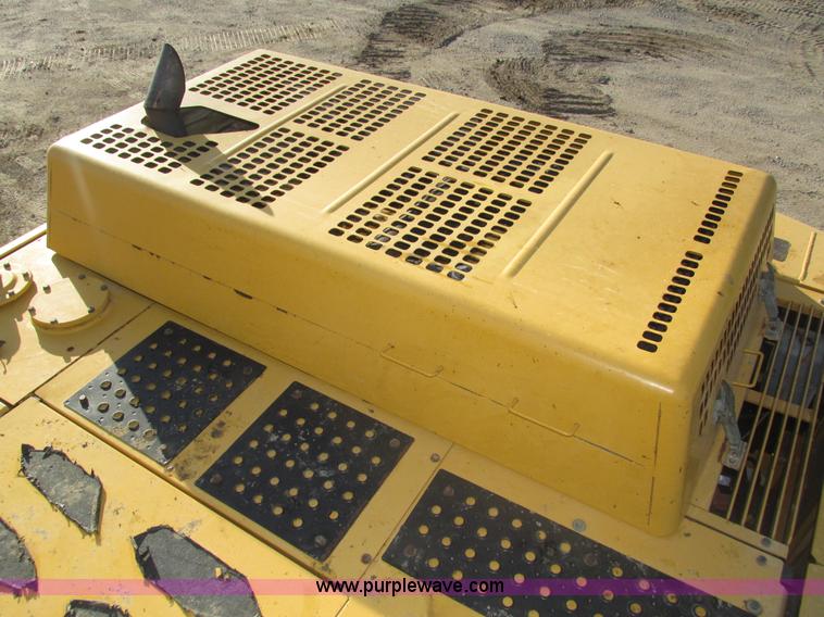 image for item H1180 2005 John Deere 330C LC excavator