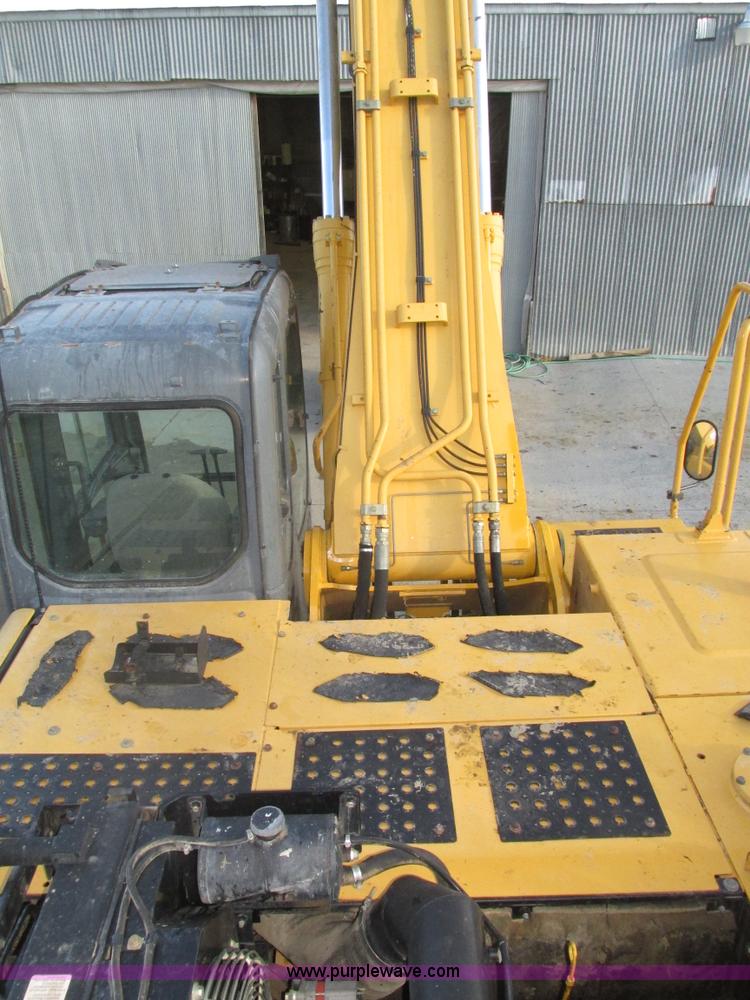 image for item H1180 2005 John Deere 330C LC excavator