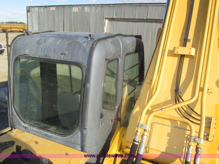 image for item H1180 2005 John Deere 330C LC excavator