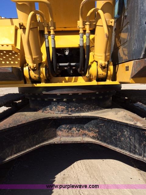 image for item H1180 2005 John Deere 330C LC excavator