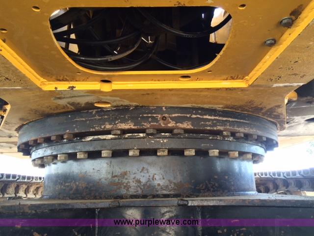 image for item H1180 2005 John Deere 330C LC excavator