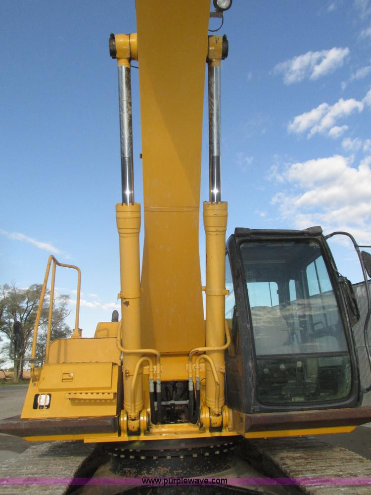 image for item H1180 2005 John Deere 330C LC excavator