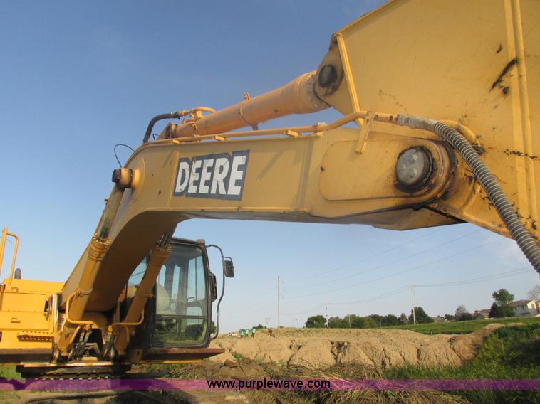 image for item H1180 2005 John Deere 330C LC excavator