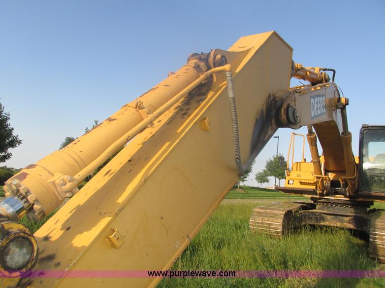 image for item H1180 2005 John Deere 330C LC excavator