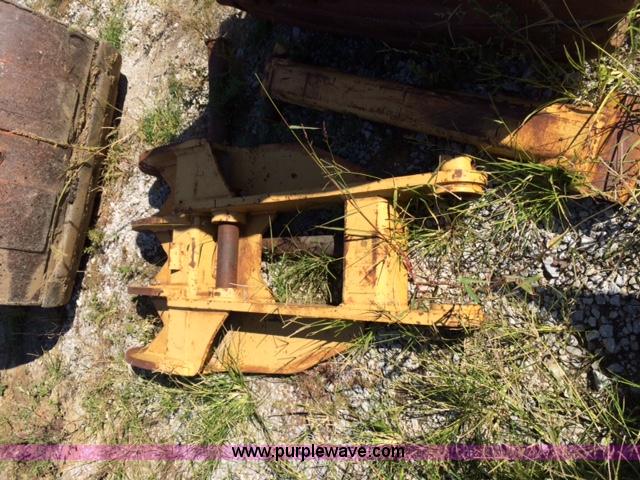 image for item H1180 2005 John Deere 330C LC excavator