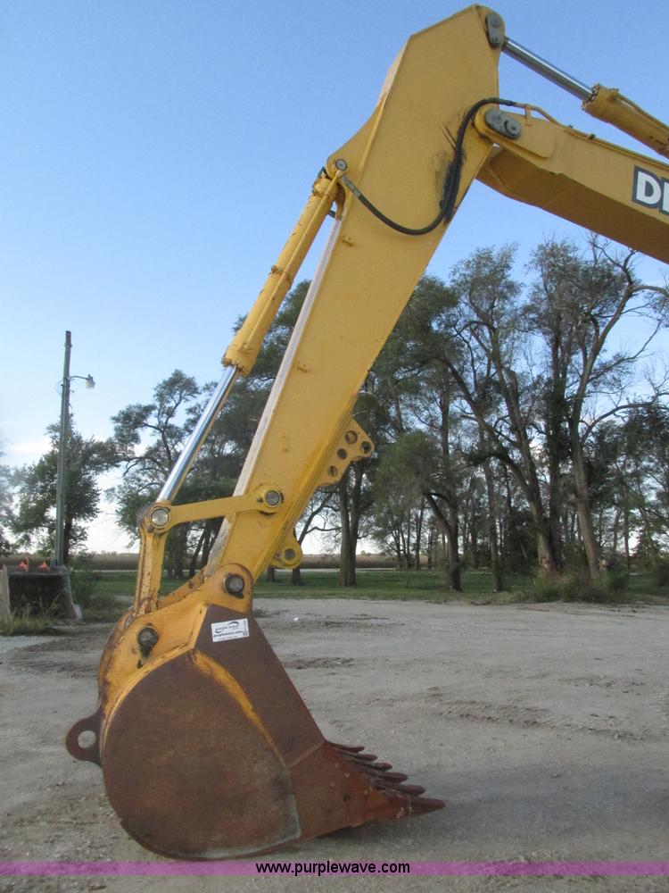 image for item H1180 2005 John Deere 330C LC excavator