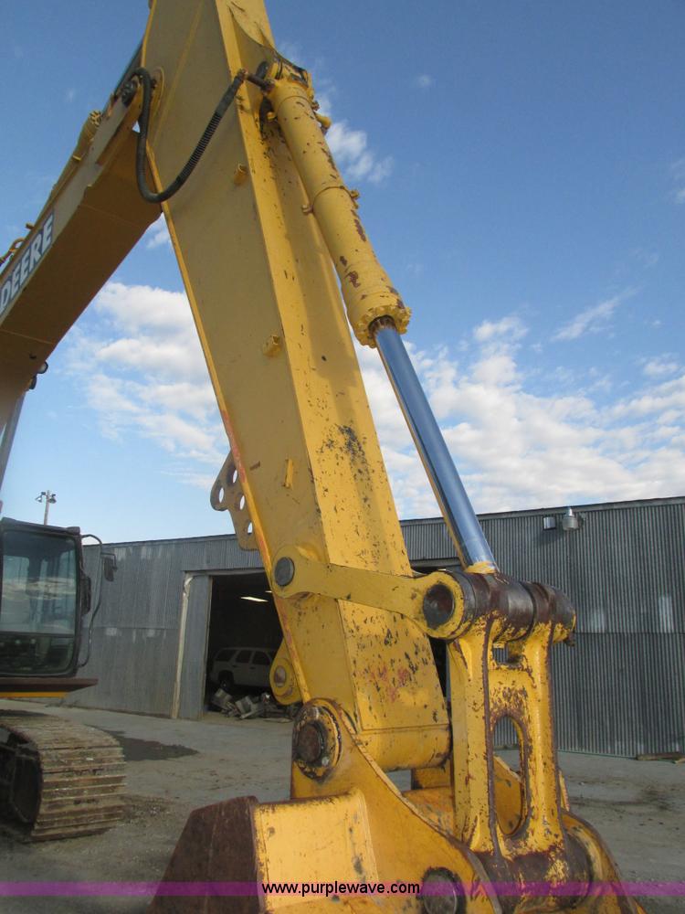 image for item H1180 2005 John Deere 330C LC excavator