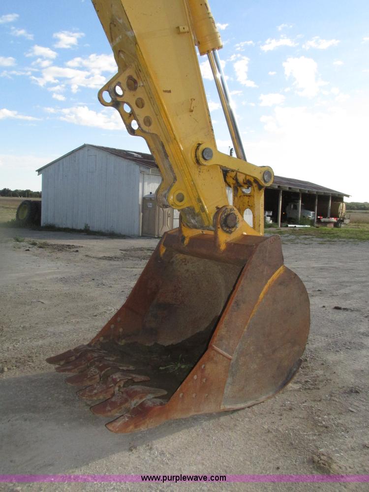 image for item H1180 2005 John Deere 330C LC excavator