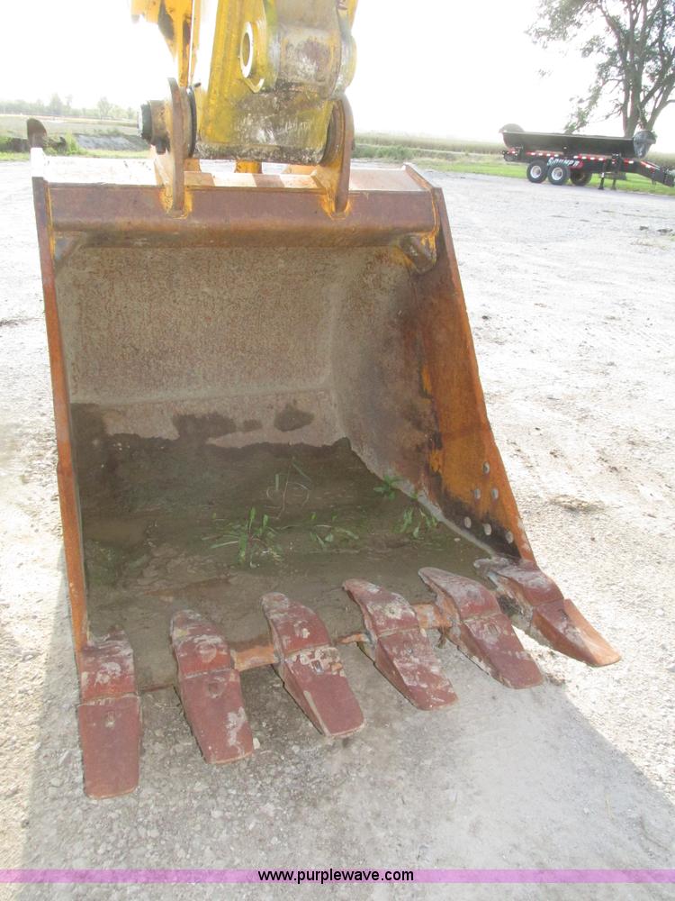 image for item H1180 2005 John Deere 330C LC excavator