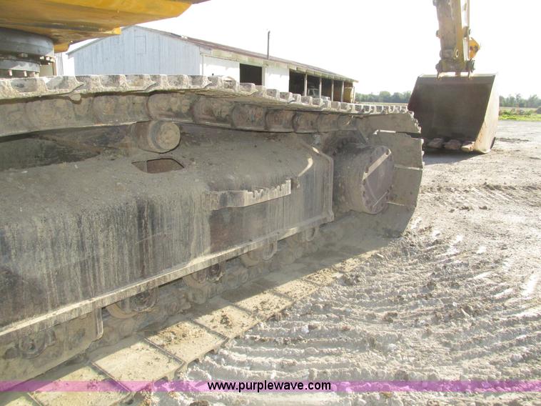 image for item H1180 2005 John Deere 330C LC excavator