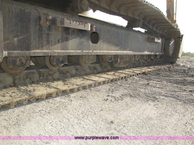 image for item H1180 2005 John Deere 330C LC excavator