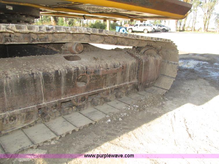 image for item H1180 2005 John Deere 330C LC excavator