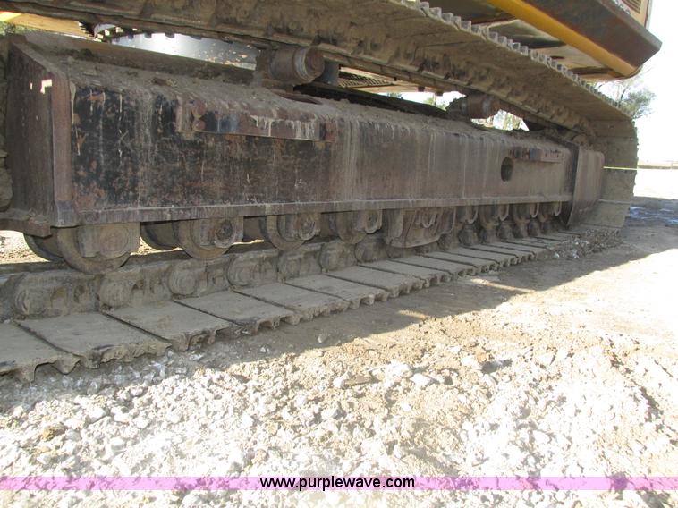 image for item H1180 2005 John Deere 330C LC excavator