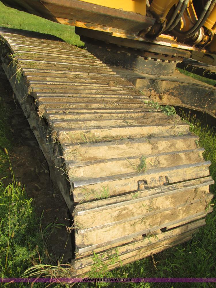 image for item H1180 2005 John Deere 330C LC excavator