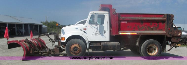 image for item H1181 2001 International 4700 dump truck