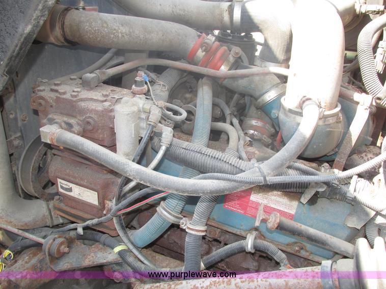 image for item H1181 2001 International 4700 dump truck