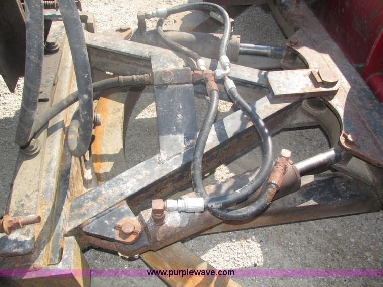 image for item H1181 2001 International 4700 dump truck