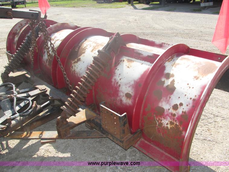 image for item H1181 2001 International 4700 dump truck