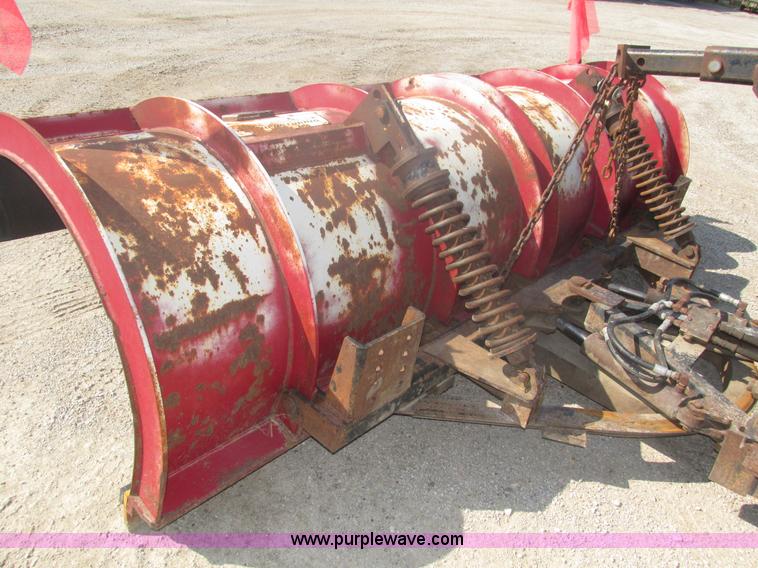 image for item H1181 2001 International 4700 dump truck