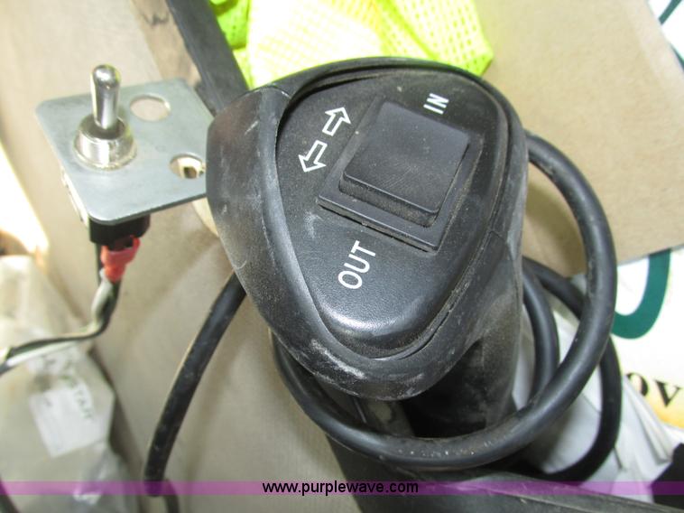 image for item H1190 2001 Mack CH613 semi truck