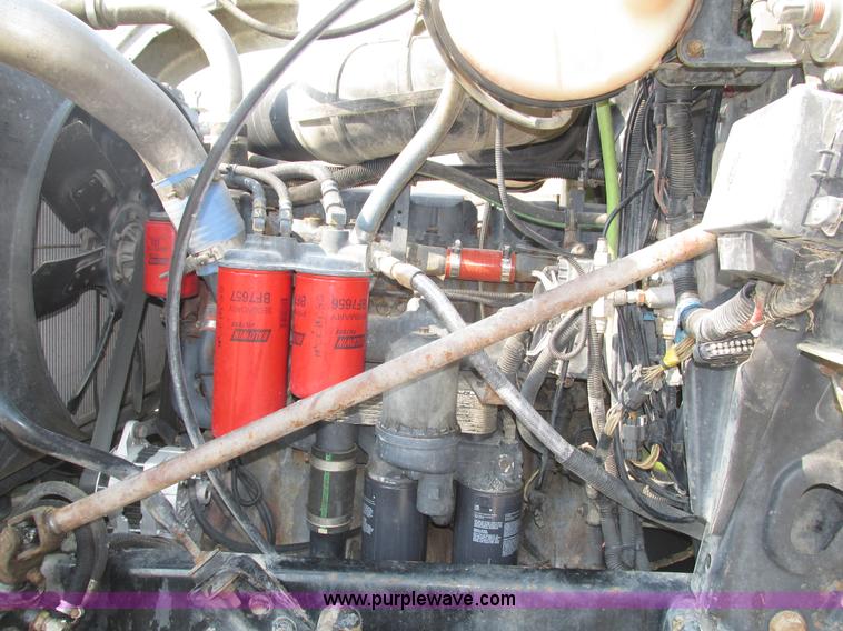 image for item H1190 2001 Mack CH613 semi truck