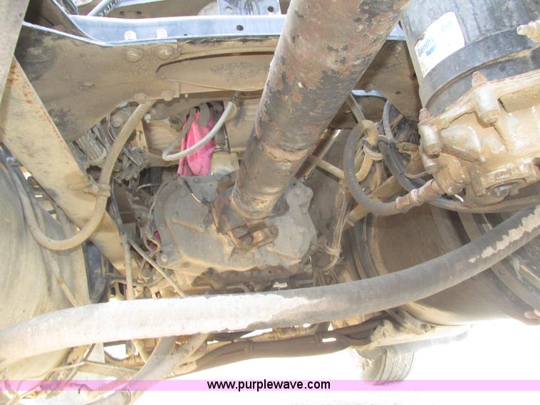 image for item H1190 2001 Mack CH613 semi truck