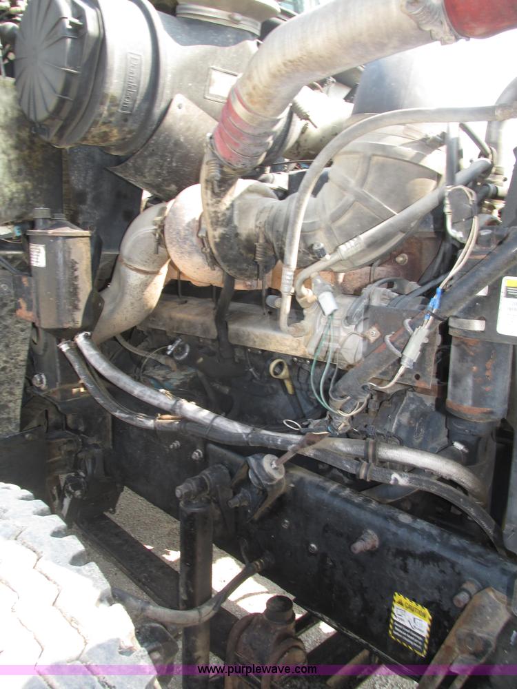 image for item H1194 2001 Mack CH613 semi truck