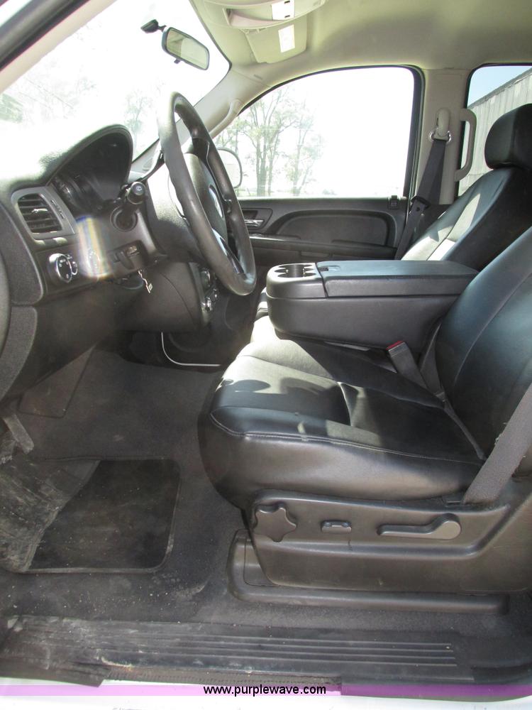 image for item H1221 2009 Chevrolet Tahoe LS SUV