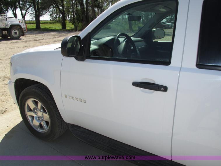 image for item H1221 2009 Chevrolet Tahoe LS SUV