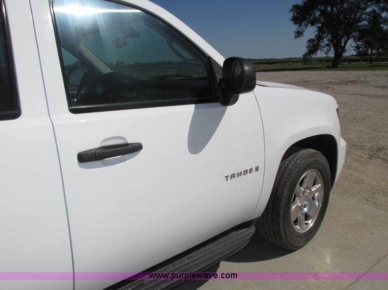 image for item H1221 2009 Chevrolet Tahoe LS SUV
