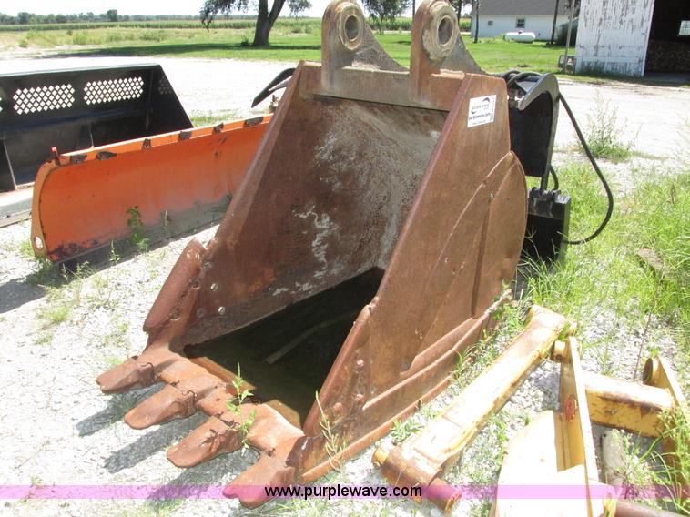 image for item H1227 Excavator bucket