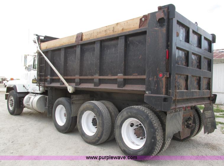 image for item H1234 2001 Mack RD688S dump truck