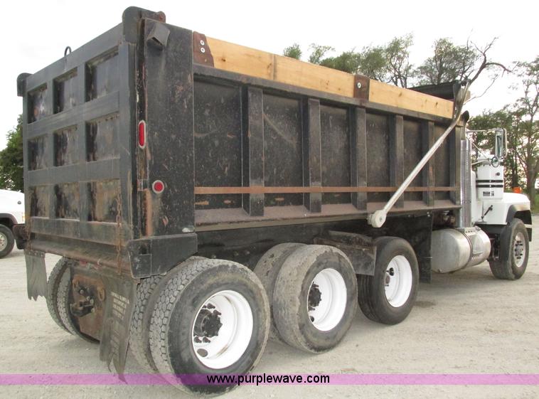 image for item H1234 2001 Mack RD688S dump truck