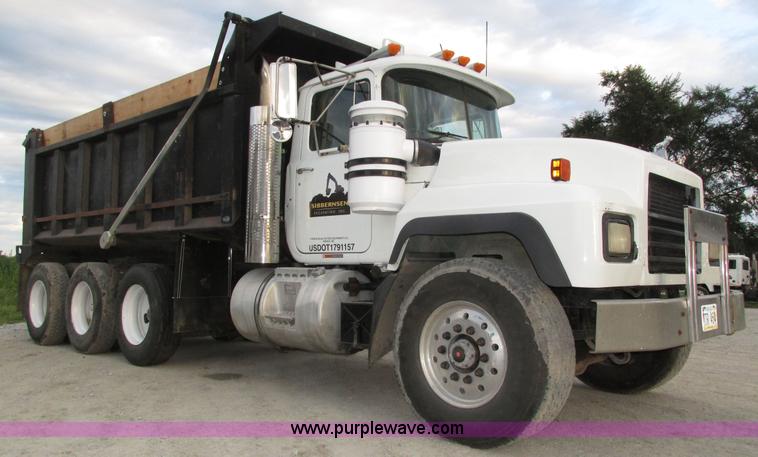image for item H1234 2001 Mack RD688S dump truck