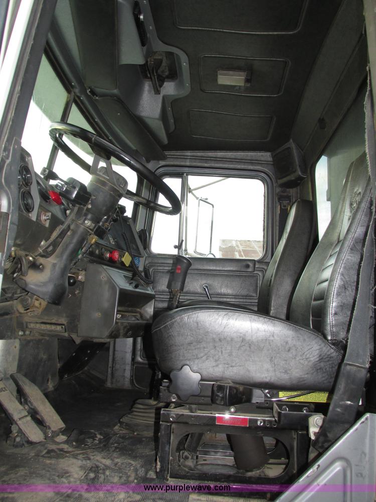 image for item H1234 2001 Mack RD688S dump truck