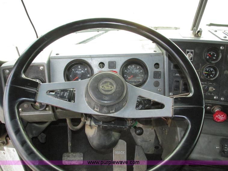 image for item H1234 2001 Mack RD688S dump truck