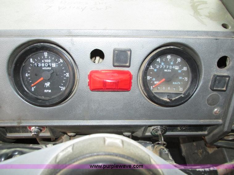 image for item H1234 2001 Mack RD688S dump truck