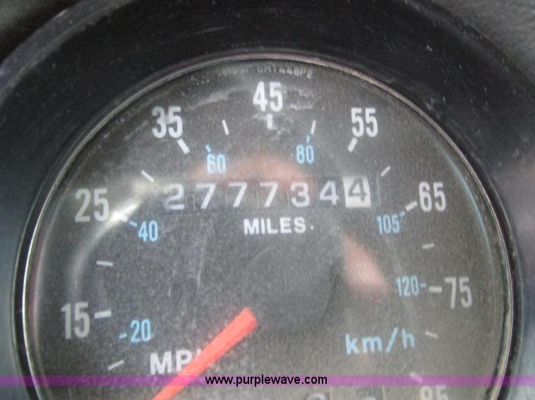 image for item H1234 2001 Mack RD688S dump truck