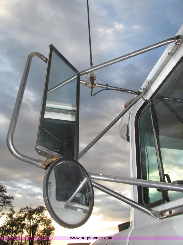 image for item H1234 2001 Mack RD688S dump truck