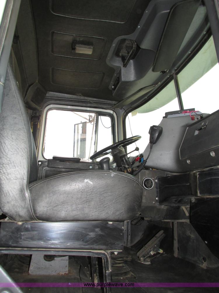 image for item H1234 2001 Mack RD688S dump truck