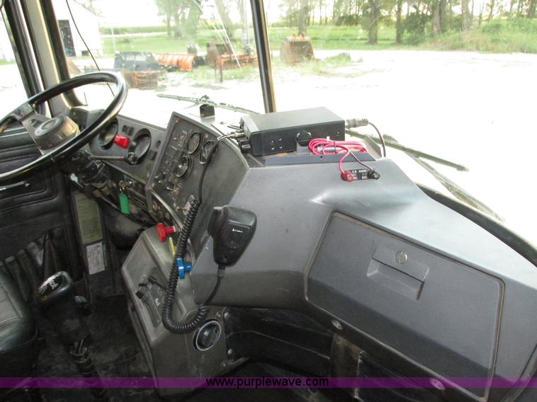 image for item H1234 2001 Mack RD688S dump truck