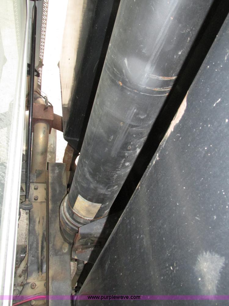 image for item H1234 2001 Mack RD688S dump truck